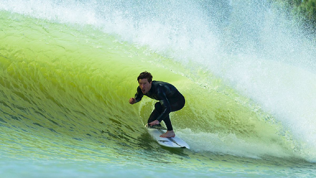 White surf. Kelly Slater Wave. Шон Томпсон серфинг. Kelly Slater Wave Pool. Волна Келли Слейтер Surf Ranch.